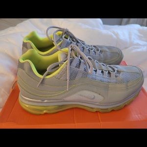Men’s Nike Air Max 24-7 Volt
